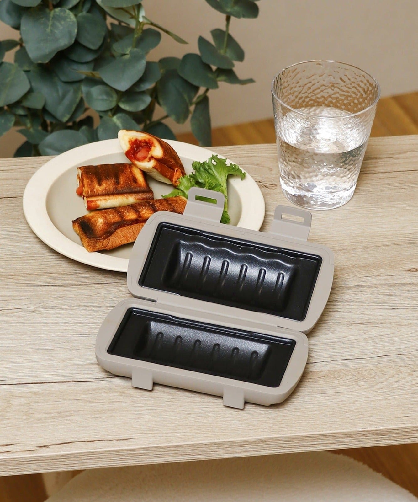 Microwave-Safe Half-Sized Hot Sandwich Maker / KITINTO
